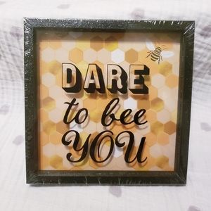 🐝 Cute Bee Shadow Box Plaque. NWT.